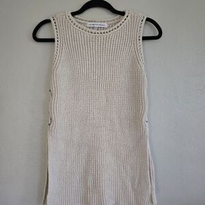 Sleeveless sweater
